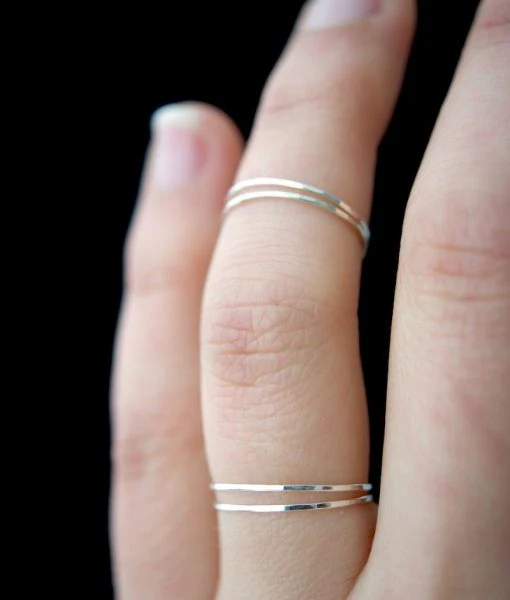 HAMMERED THIN STACKING RING SILVER - Image 3