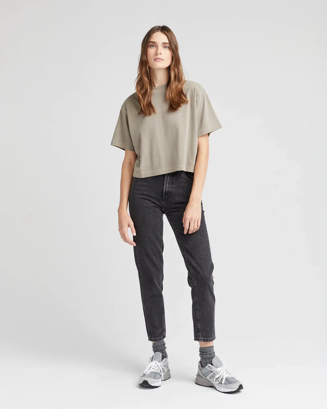 RELAXED SHORT SLEEVE CROP TEE WARM GREY - Image 4