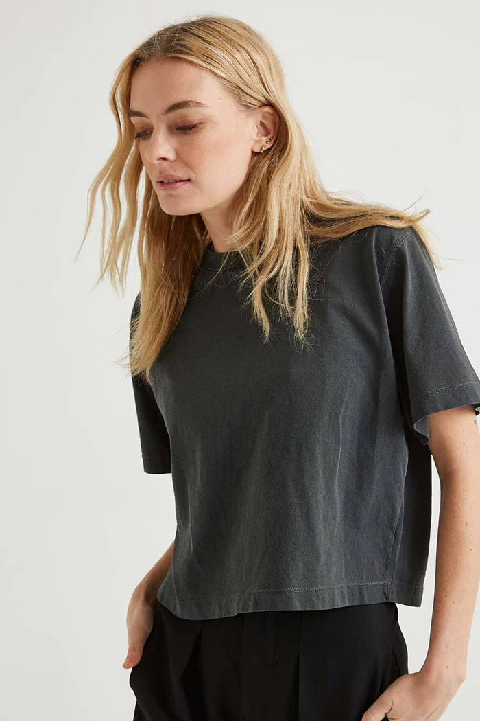 SHORT SLEEVE CROP TEE STRETCH LIMO - Image 5