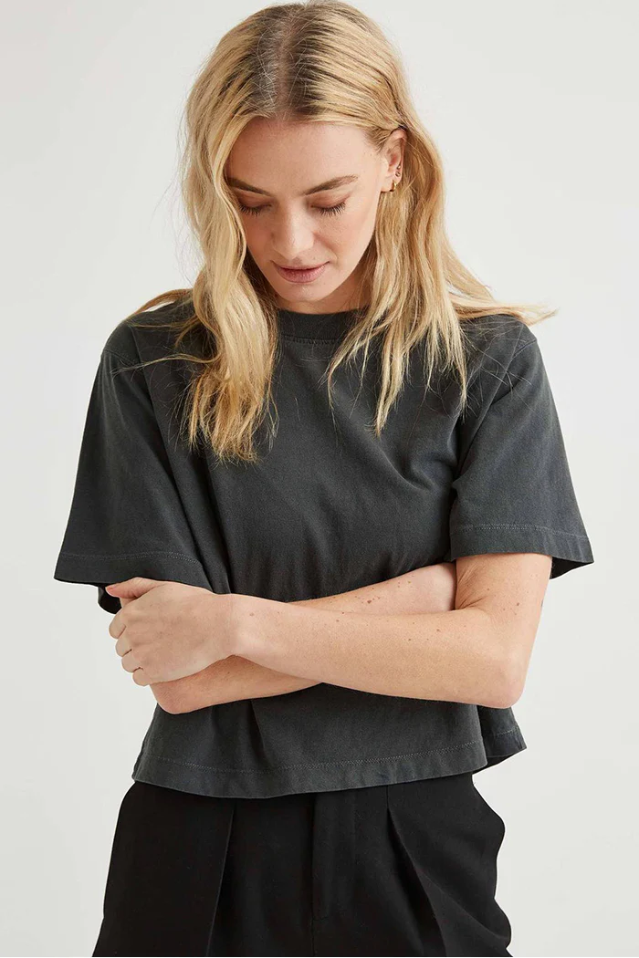 SHORT SLEEVE CROP TEE STRETCH LIMO - Image 6