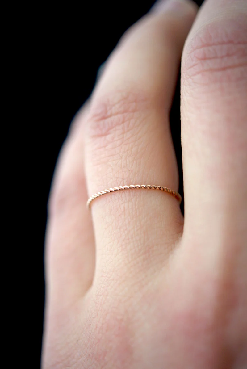 TWISTED THIN STACKING RING - Image 3